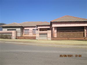 3 Bed House in Tasbet Park