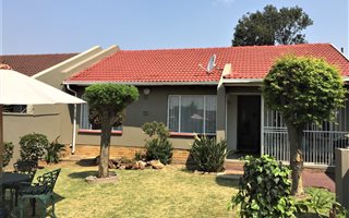 3 Bedroom House in Tulisa Park