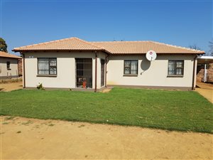 4 Bed House in Delmore Park