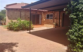 4 Bedroom House in Rangeview