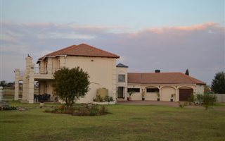6 Bedroom House in Grootfontein Estate