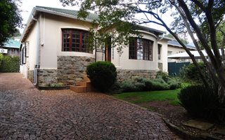 3 Bedroom House in Kensington