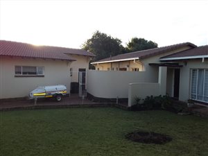 3 Bed House in Rooihuiskraal
