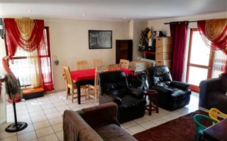 3 Bedroom House in Edgemead