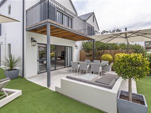 3 Bed House in Paardevlei