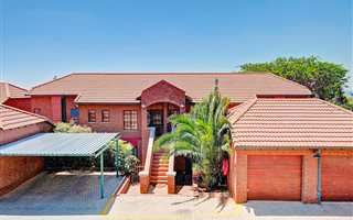 2 Bedroom Apartment in Constantia Kloof