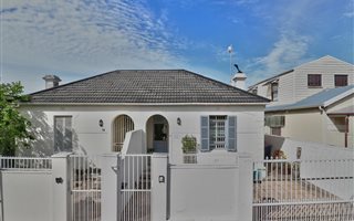 2 Bedroom House in Upper Claremont