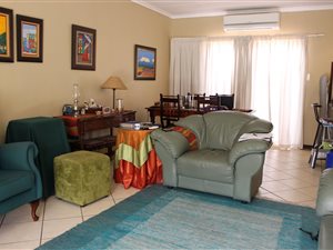 2 Bed Townhouse in Sand Stone