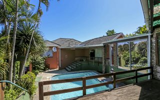 8 Bedroom House in Berea