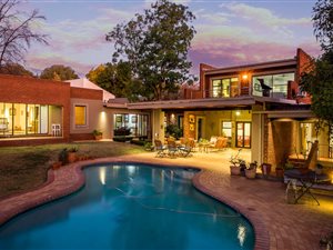 5 Bed House in Lynnwood Ridge