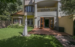 3 Bedroom Apartment in Sunninghill