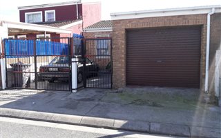 2 Bedroom House in Lentegeur