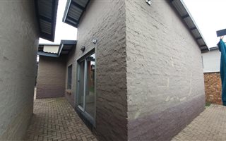 1 Bedroom Apartment in Die Heuwel