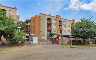 2 Bedroom Apartment in Waterkloof Glen