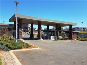 642 m² Land available in Desainagar