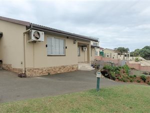 4 Bed House in Sheffield Beach