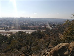 1.7 ha Land available in Eikenhof
