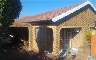 3 Bedroom House in Woodview