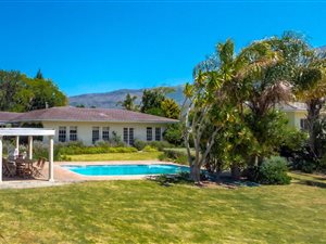 5 Bedroom House in Constantia