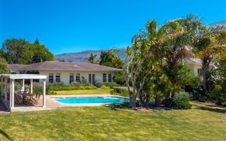 5 Bedroom House in Constantia
