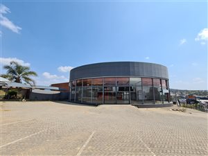 1747 m² Industrial space in Strydompark