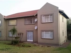 3 Bed Townhouse in Die Hoewes