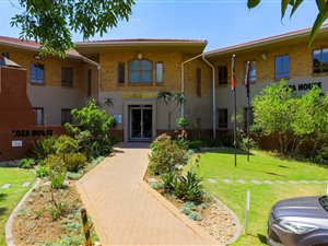 1228 m² Office Space in Randjespark