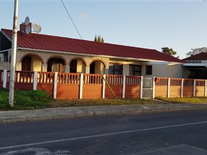 6 Bed House in Parow Valley
