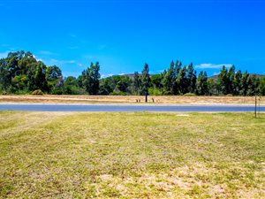 435 m² Land available in Robertson