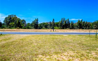 435 m² Land available in Robertson