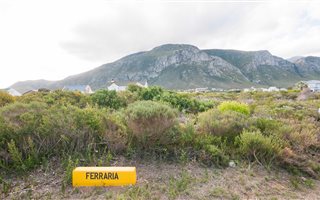 697 m² Land available in Bettys Bay