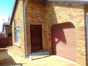 3 Bed House in Duduza