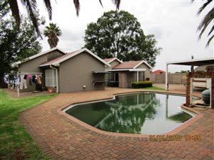 7 Bed House in Daggafontein