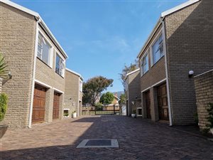 3 Bed Townhouse in Kenilworth