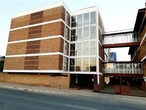 3 Bed Apartment in Springs Central