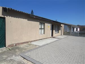 4 Bed House in Macassar
