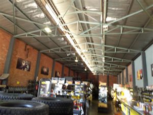 700 m² Commercial space in Jacobs