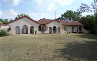 3 Bedroom House in Three Rivers East