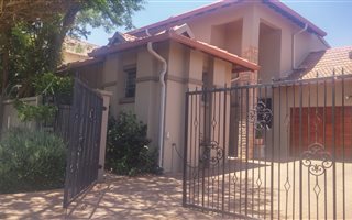 3 Bedroom House in Strubens Valley
