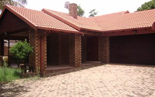 3 Bedroom House in Aerorand
