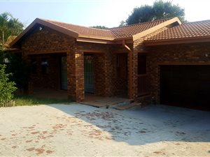 3 Bed Townhouse in Brits Central