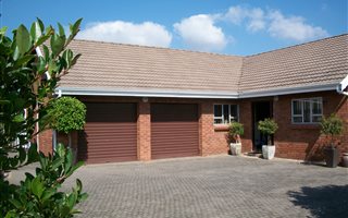 4 Bedroom House in Bellevue