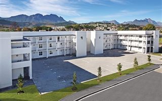2 Bedroom Apartment in Nuutgevonden