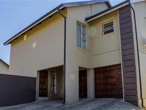 4 Bed Townhouse in Meyersdal