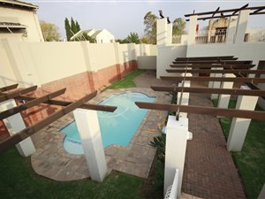 2 Bed Apartment in Sunninghill