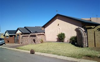 4 Bedroom House in Pimville