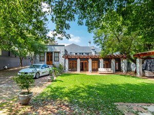 890 m² Commercial space in Parktown