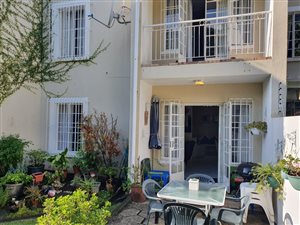 3 Bed Townhouse in Bonza Bay