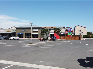 120 m² Commercial space in Parklands