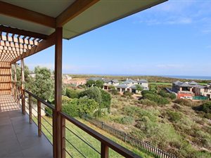 5 Bed House in Atlantic Beach Golf Estate
